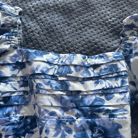 Cropped Puff Sleeve Shirt - Picture 2 of 5